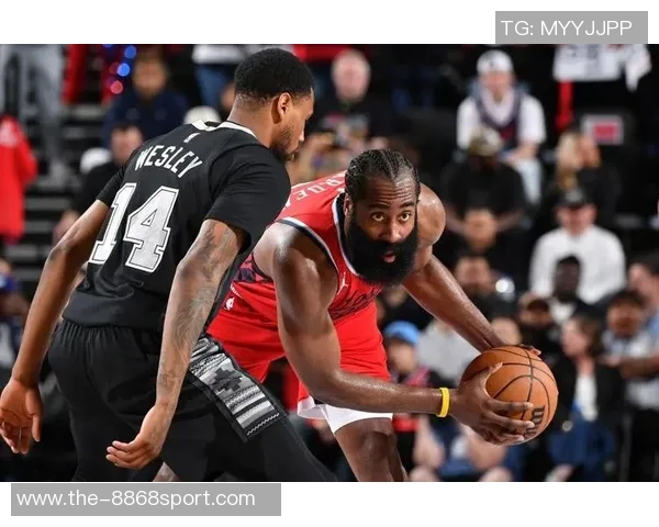 小琼斯与哈登小卡祖巴茨联手展现惊人净效率值得首发机会